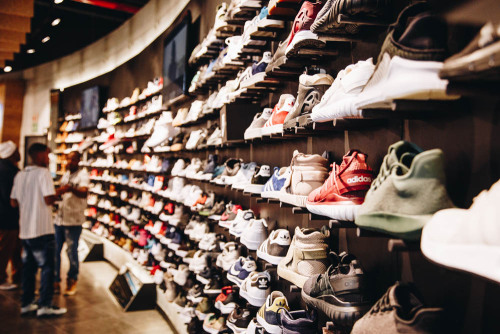 sneaker stores in canal walk